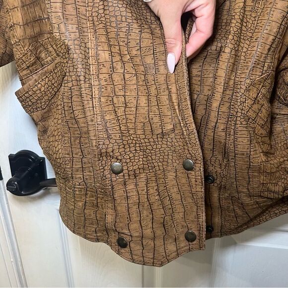 Winlit Genuine Leather Jacket - Picture 3 of 11